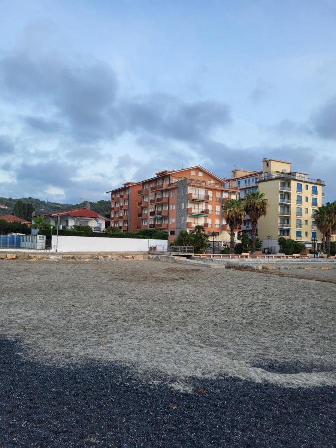 Appartamento Sanbart Mare San Bartolomeo Al Mare Exterior photo