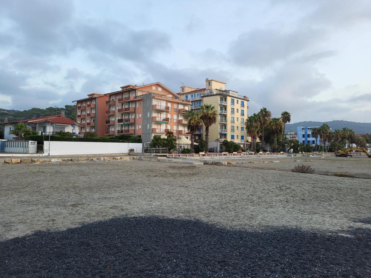 Appartamento Sanbart Mare San Bartolomeo Al Mare Exterior photo